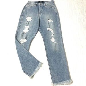 Hollister Women’s Curvy Ultra High Rise Mom Jeans